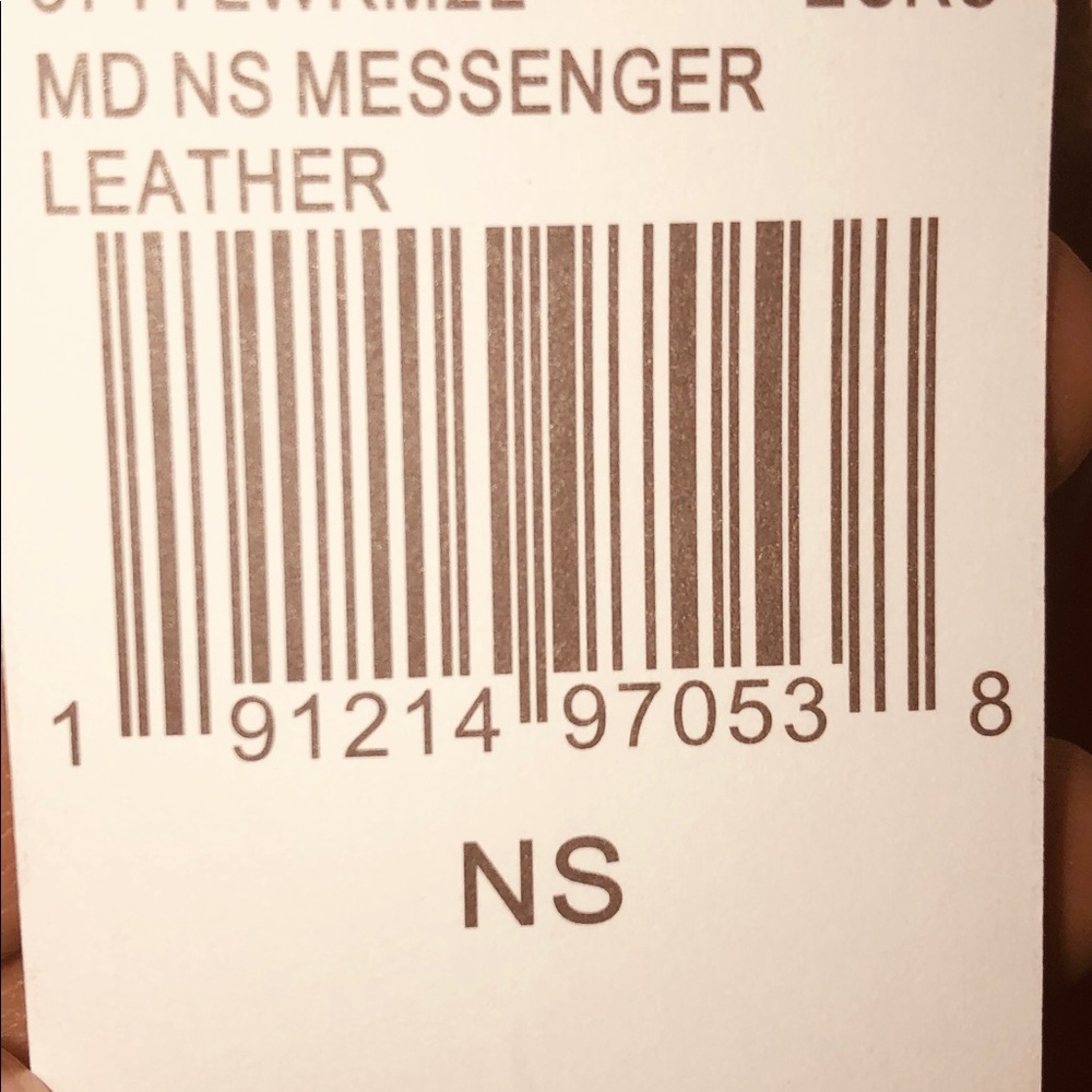 Michael Kors men’s sling bag - Picture 3 of 7